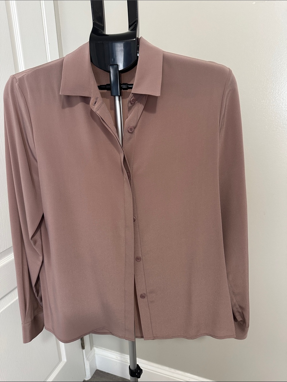Classic Collared Long-Sleeve Blouse in Mauve